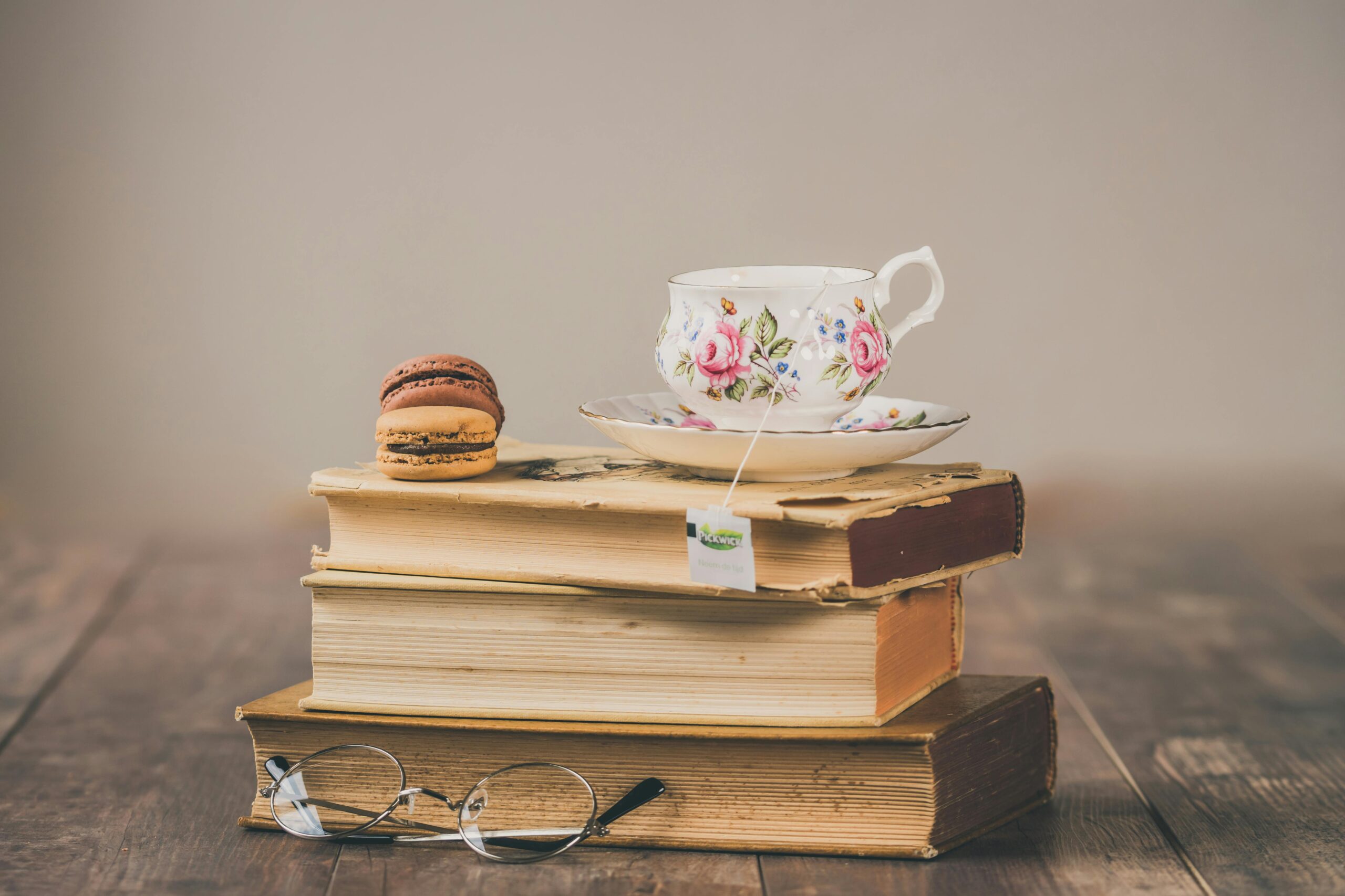 Top 10 Life-Changing Books Everyone Should Read in Their 20s