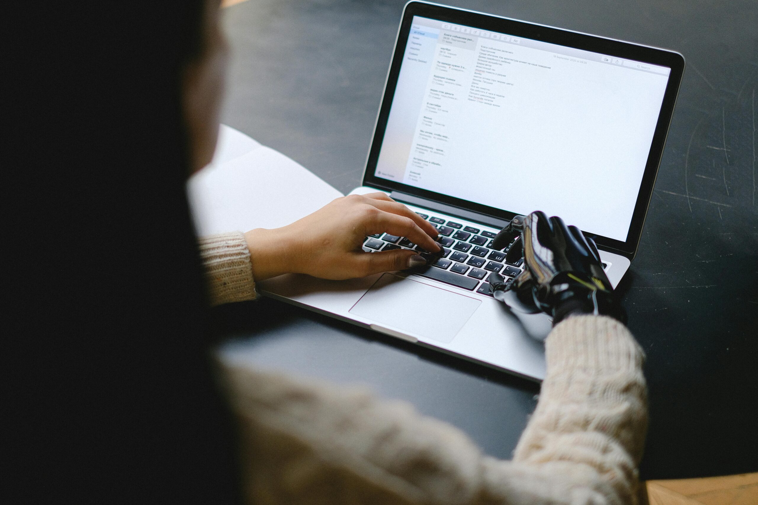 Top 10 Best AI Writing Assistants for Content Creators