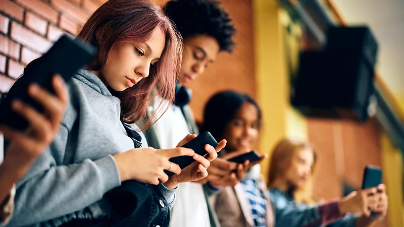 How Digital Addiction Is Reshaping the Lives of Young People in the UK