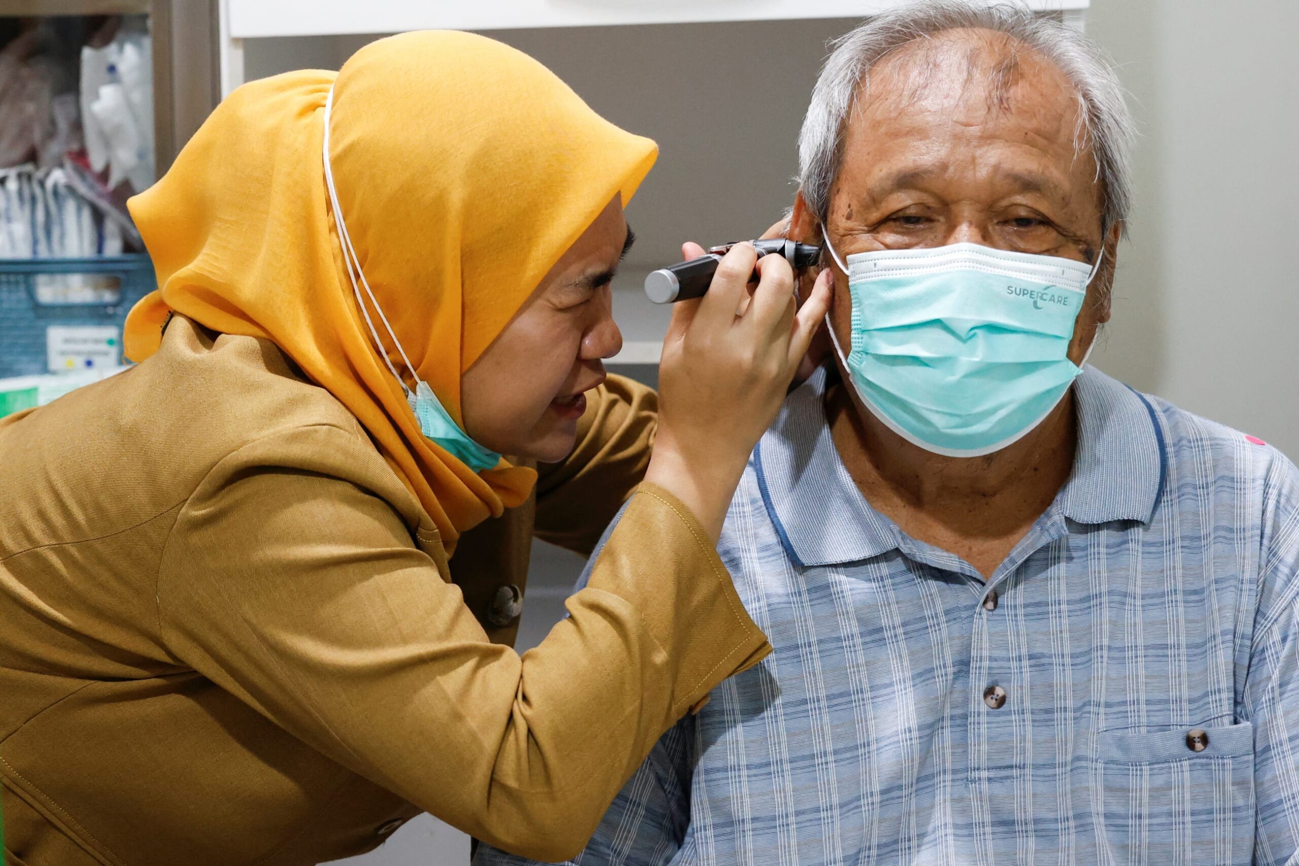 2025-02-10T050106Z_297250768_RC2GRCAZNU7R_RTRMADP_3_INDONESIA-HEALTH