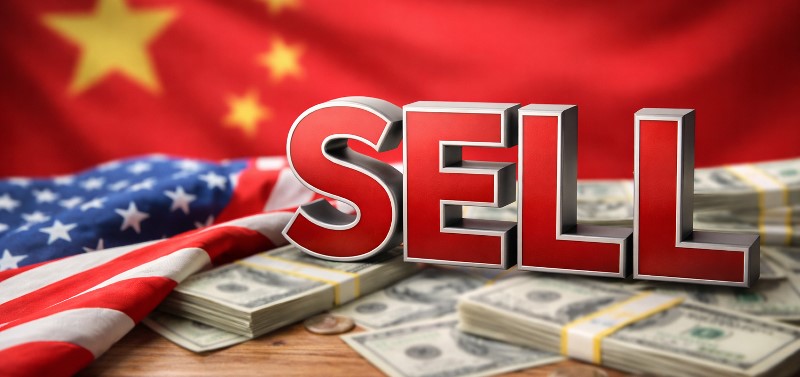 China Buys Tons of Gold as Investors Sell the US Dollar Amid Global Market Shifts