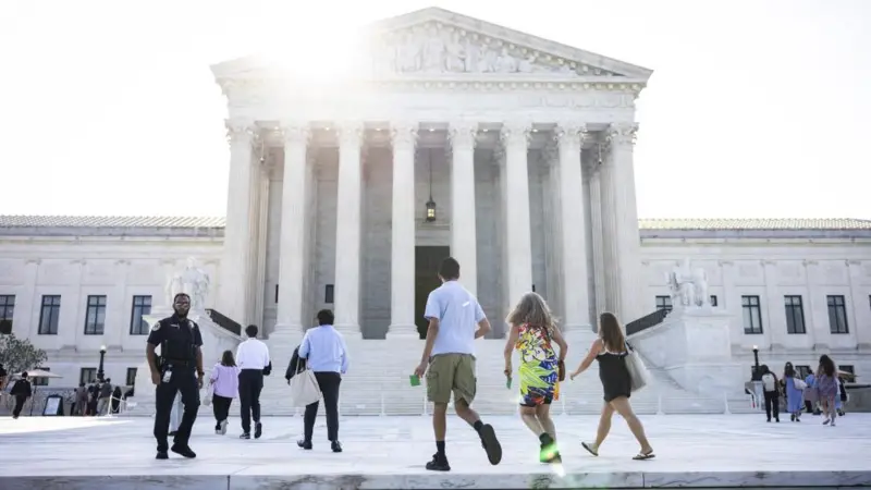 Supreme Court Rejects Trump Birthright Citizenship Limits