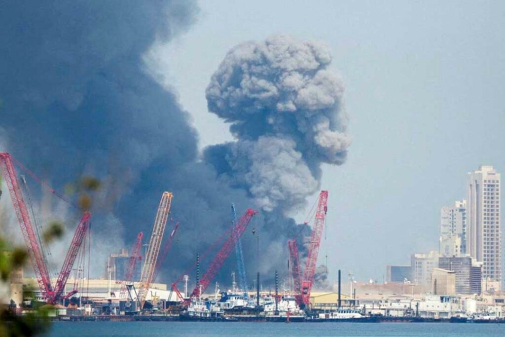 Iran War Escalates Across Gulf as Trump Faces New Crisis